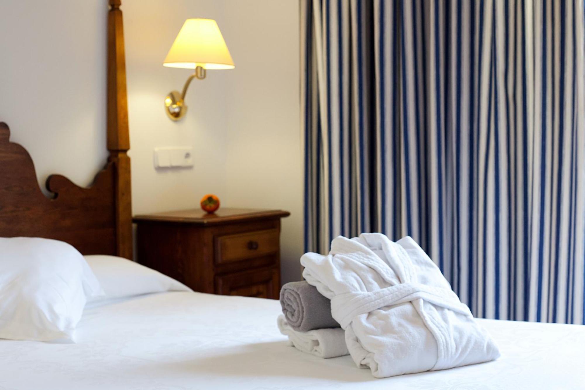 Hotel Cala Sant Vicenc - Adults Only Кала-Сан-Висенте Экстерьер фото